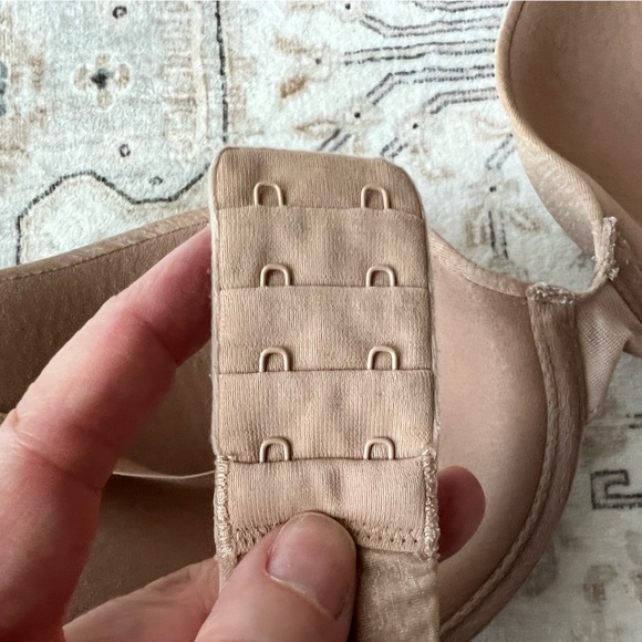 Victoria’s Secret T Shirt Bra with Uplift - 34D EUC - Picture 11 of 11